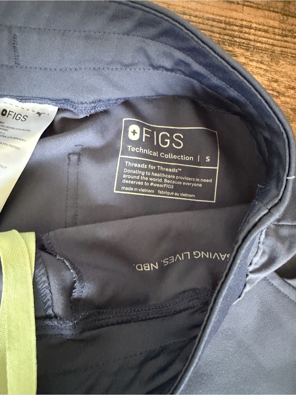 FIGS Technical Collection Scrub Set - Picture 5 of 6